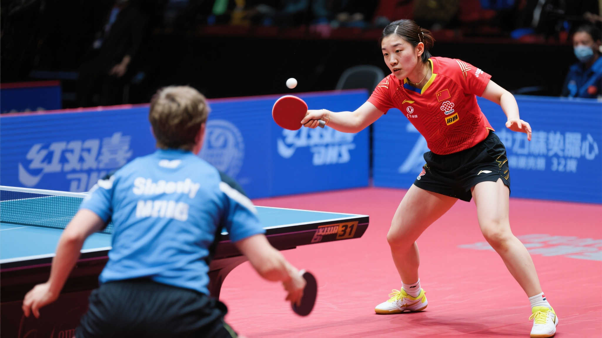 但他年輕的 但他年輕的